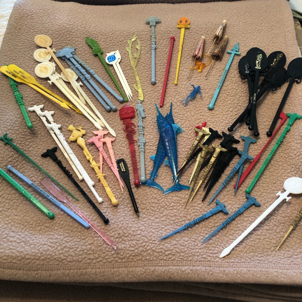 Assorted Retro  Vintage Plastic Drink Stirrers / Swizzle Sticks - TWA